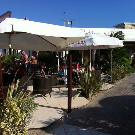 Viva Beach Hotel Rimini Luaran gambar