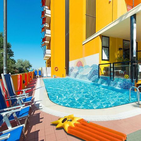 Viva Beach Hotel Rimini Luaran gambar